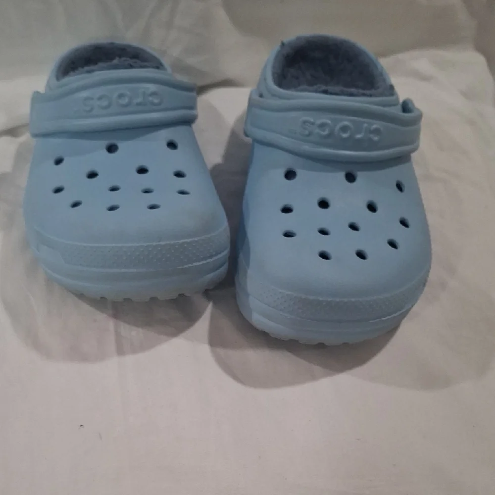 CROCS Kids Light Blue Fuzzy Lined Slippers